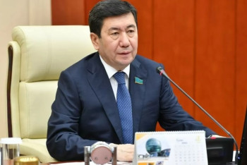 Фотография к новости: Не вести пустые разговоры о паводках, а быть с народом посоветовал Кошанов депутатам