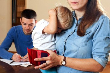 Фотография к новости: "Виновата система": как казахстанские отцы убегают от уплаты алиментов