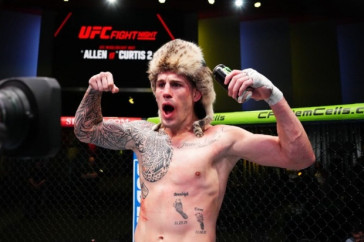 Фотография к новости: Американский друг Шавката Рахмонова одержал спорную победу в Лас-Вегасе