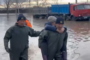 Фотография к новости: В Атбасаре началась эвакуация жителей частного сектора