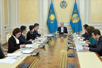 Фотография к новости: Токаев провёл заседание Республиканского штаба по координации противопаводковых мероприятий