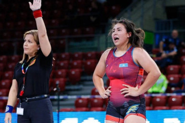 Фотография к новости: Три Казахстанки вышли в полуфинал чемпионата Азии по женской борьбе