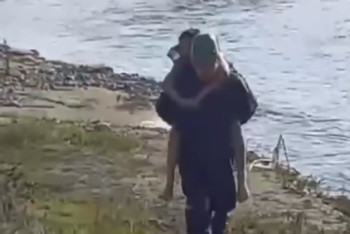 Фотография к новости: Двоих детей спасли с островка в области Жетысу