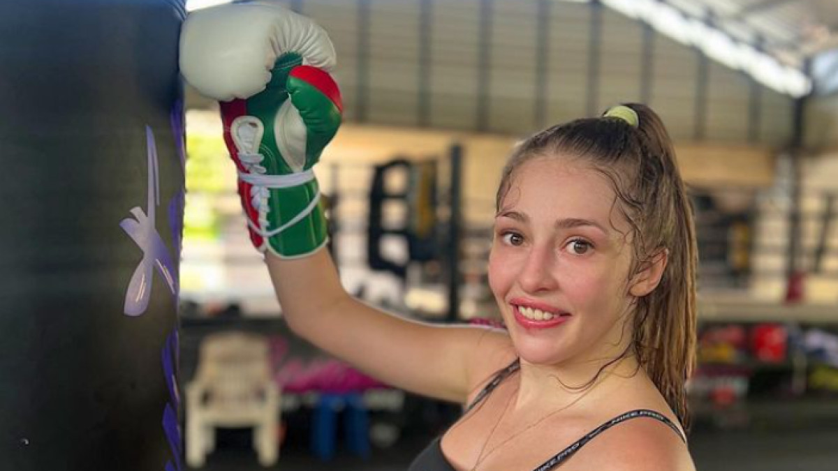  instagram.com/angelina_lukas1997