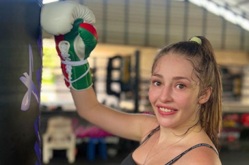 Фотография к новости: "Казахстанская Барби" объявила соперницу по бою за титул чемпионки мира