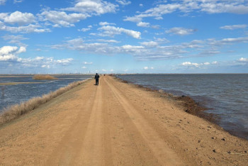 Фотография к новости: Спасатели предотвратили подтопление двух сёл в Акмолинской области