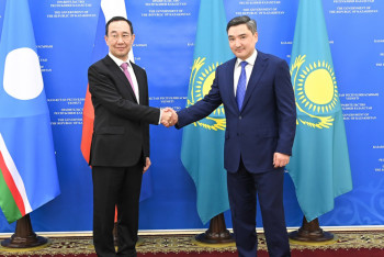 Фотография к новости: Олжас Бектенов обсудил с главой Республики Саха торгово-экономическое сотрудничество