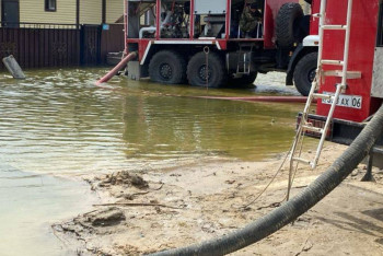 Фотография к новости: Паводки в Казахстане: почти 2 тысячи человек работают на автодорогах