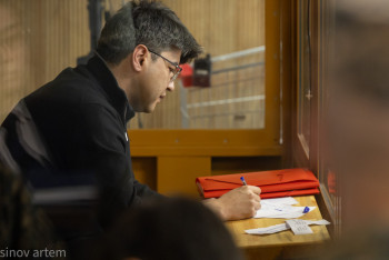 Фотография к новости: Синяки и всё лицо в крови: что увидели участники заседания на видео из телефона Бишимбаева