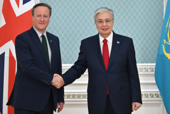 Фотография к новости: Касым-Жомарт Токаев принял министра иностранных дел Великобритании Дэвида Кэмерона