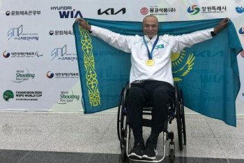 Фотография к новости: Казахстанец  взял "золото" на Кубке мира по  пара пулевой стрельбе