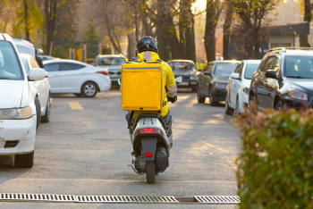 Фотография к новости: Водителей мопедов приравняют к полноправным участникам дорожного движения