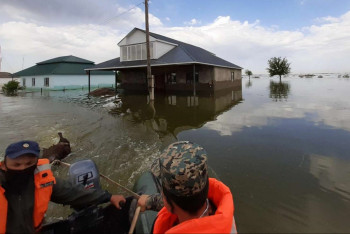 Фотография к новости: Об оценке ущерба от паводков для жителей Кульсары высказались в Минфине