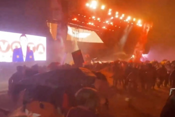 Фотография к новости: Сцена рухнула на людей в Мексике: девять человек погибли