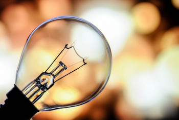 Фотография к новости: Тарифы на электроэнергию выросли сразу на треть за год