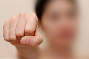 Фотография к новости: В Алматы две выпускницы избили парня и выложили видео в ТikTok