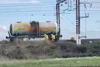 Фотография к новости: Соляная кислота разлилась из железнодорожной цистерны в Акмолинской области