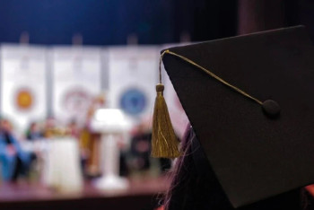 Фотография к новости: Выпускница "Болашак" повесила свои многомиллионные долги перед государством на гарантов