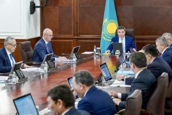 Фотография к новости: Олжас Бектенов поручил ускорить оценку ущерба от паводков