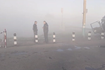 Фотография к новости: Грузовой поезд столкнулся с авто на железнодорожном переезде в Петропавловске