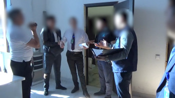 Фотография к новости: Видео задержания замглавы СпецЦОНа Алматы выложили в Сеть