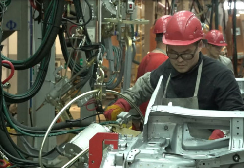 Фотография к новости: Работать некому: костанайские заводы испытывают острый дефицит кадров