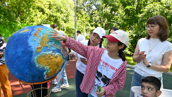 Фотография к новости: Виртуальные туры и ракеты: научные проекты представили на фестивале "БАЛАFEST" в Алматы