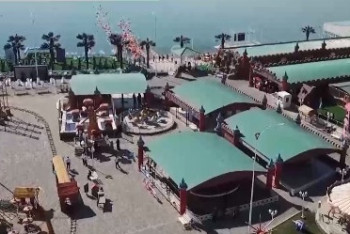 Фотография к новости: Диснейленд открылся на берегу Каспия