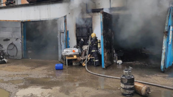 Фотография к новости: Пожар на СТО ликвидировали в Павлодаре