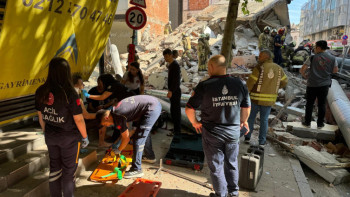 Фотография к новости: Трехэтажный дом обрушился в Стамбуле