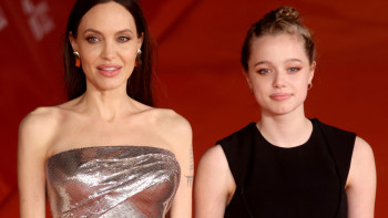 Фотография к новости: Дочь Анджелины Джоли и Брэда Питта хочет отказаться от отцовской части фамилии