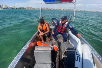 Фотография к новости: Мужчину на сёрфинг-доске унесло в Каспий