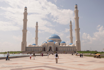 Фотография к новости: Казахстанским имамам не будут запрещать вести соцсети