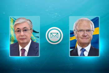 Фотография к новости: Токаев поздравил короля Швеции с Национальным днем страны