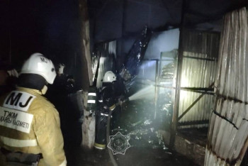 Фотография к новости: Крупный пожар произошёл в парке аттракционов Шымкента