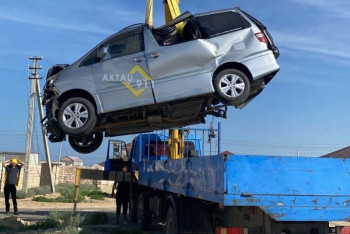Фотография к новости: Двое школьников погибли в жутком ДТП близ Актау