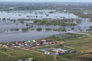 Фотография к новости: Более двух тысяч домов остаются затопленными в Казахстане