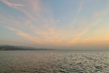 Фотография к новости: Двух сапсерферов унесло в Каспийское море