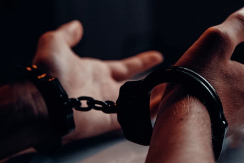 Фотография к новости: В Туркестанской области блогеры вымогали 100 тыс тенге за удаление поста