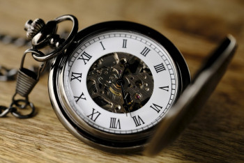 Фотография к новости: Когда рассмотрят петицию по возврату прежнего часового пояса в Казахстане