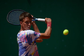 Фотография к новости: Казахстанский теннисист выиграл турнир в Тунисе