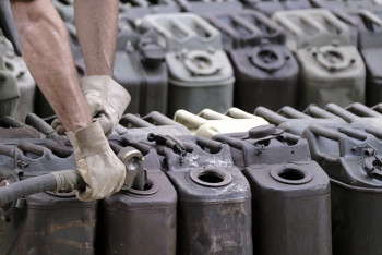 Фотография к новости: В КТЖ воровали дизтопливо: нарушителей обнаружили дроны