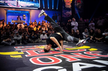 Фотография к новости: Амир Закиров завоевал историческую олимпийскую квоту в брейкинге