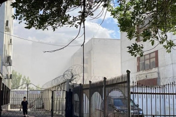 Фотография к новости: Цех загорелся на заводе в Уральске