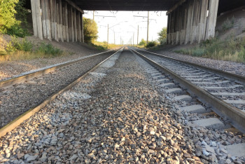 Фотография к новости: Вагоны поезда опрокинулись в Туркестанской области, начался пожар