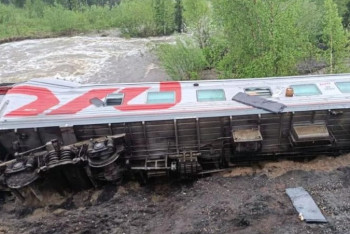Фотография к новости: 10 человек получили тяжёлые травмы во время схода вагонов поезда в Коми