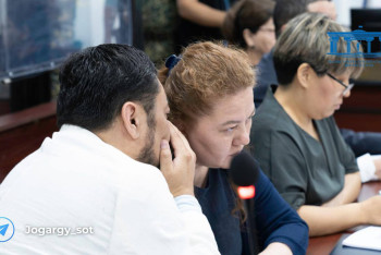 Фотография к новости: Всё время спала и не реагировала на суд – адвокат Бишимбаева пожаловалась на одного из присяжных