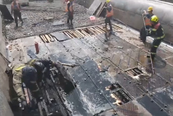 Фотография к новости: В Астане загорелось ЛРТ