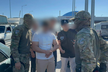 Фотография к новости: Подозреваемого в хищении трёх домов и двух квартир казахстанца задержали в Бишкеке