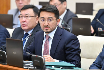 Фотография к новости: Хочет посмотреть Казахстан - глава Минцифры о приезде Павла Дурова